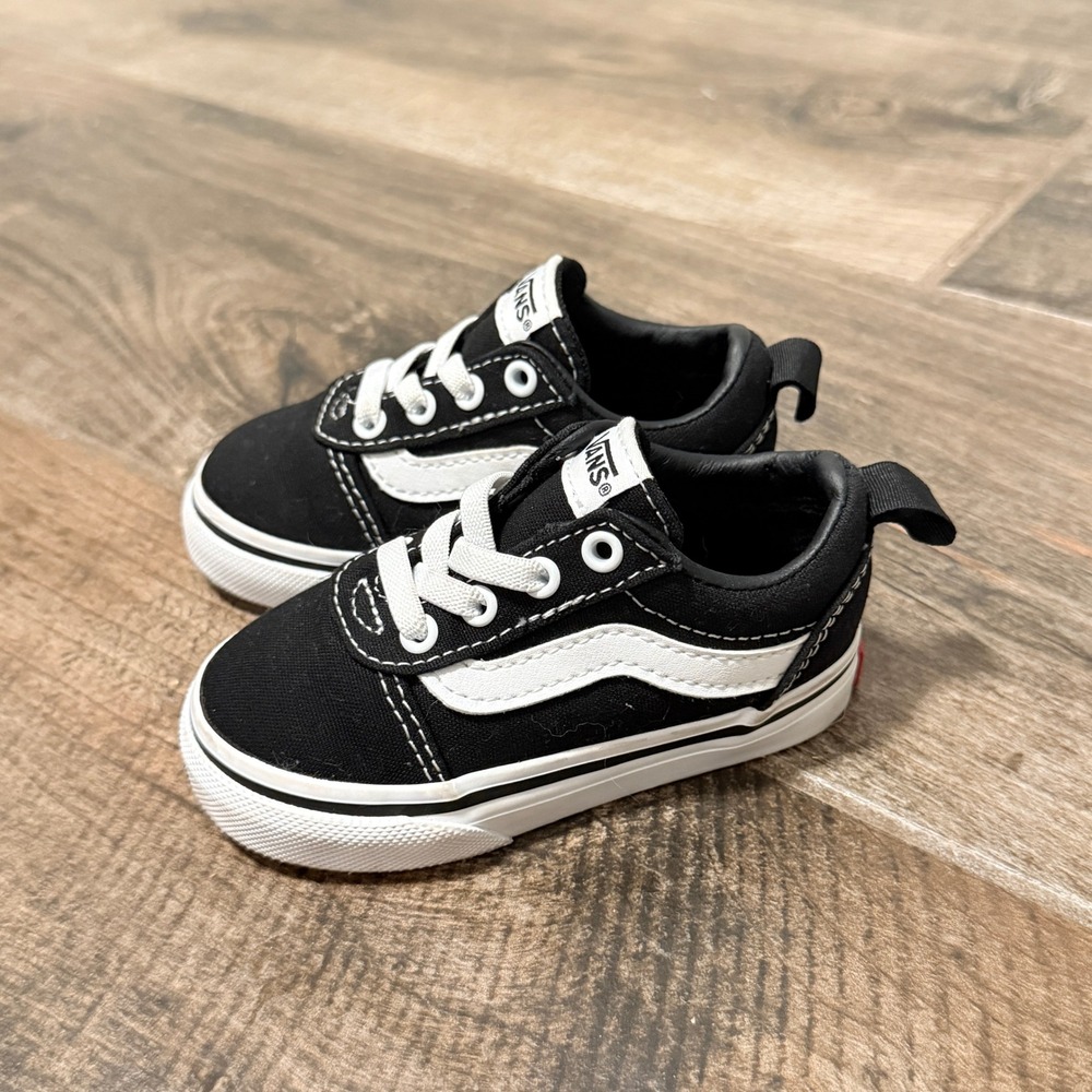 Vans Toddler Ward Low Top Skate Sneakers, Black, 5